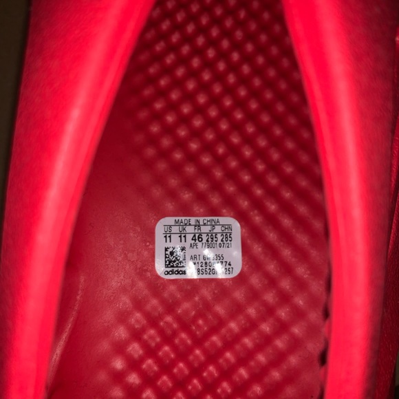 Yeezy Foam Runners Vermillion Size 11 Mens - Picture 3 of 5